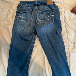 I am selling these cute American eagle jeans !!!